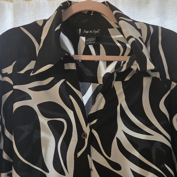 Abstract Dress - Picture 2 of 3